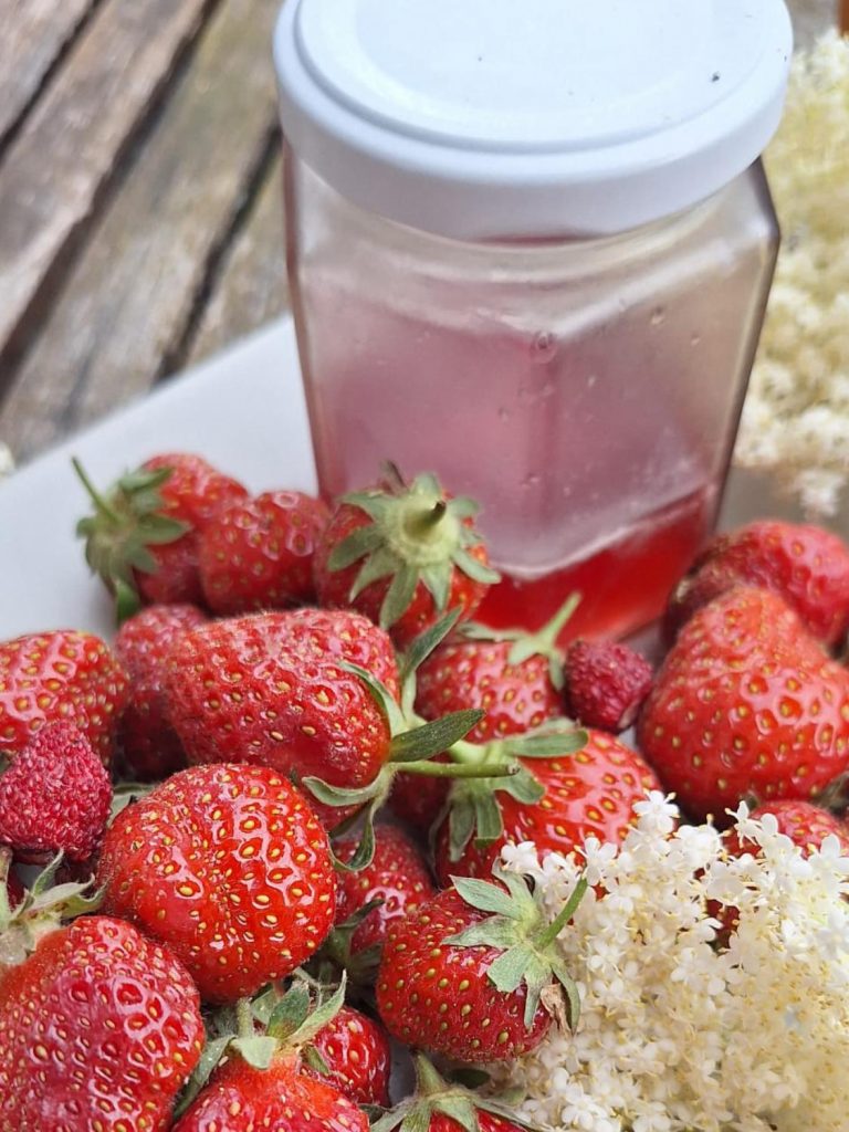 recette sirop de fraises sureau
